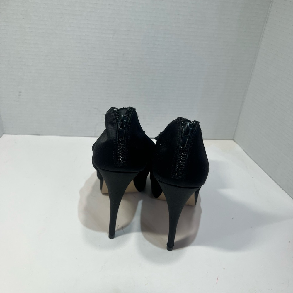 Chinese Laundry Black Ruffle Peep-Toe Platform Heels - Picture 4 of 6